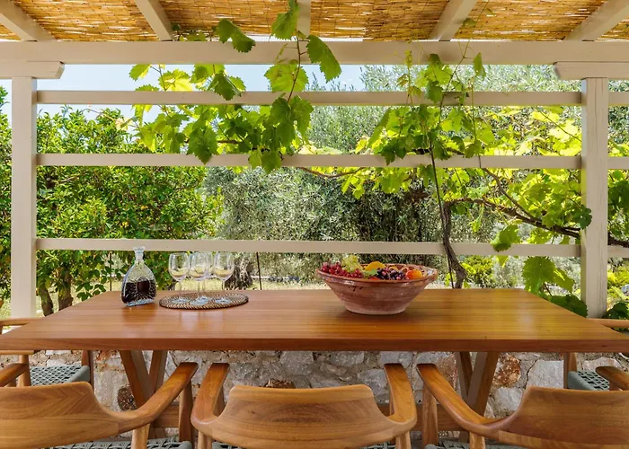 Nektaria * Alikiász