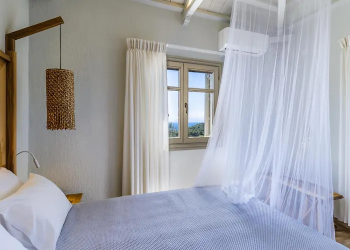 Nektaria * Alikiász